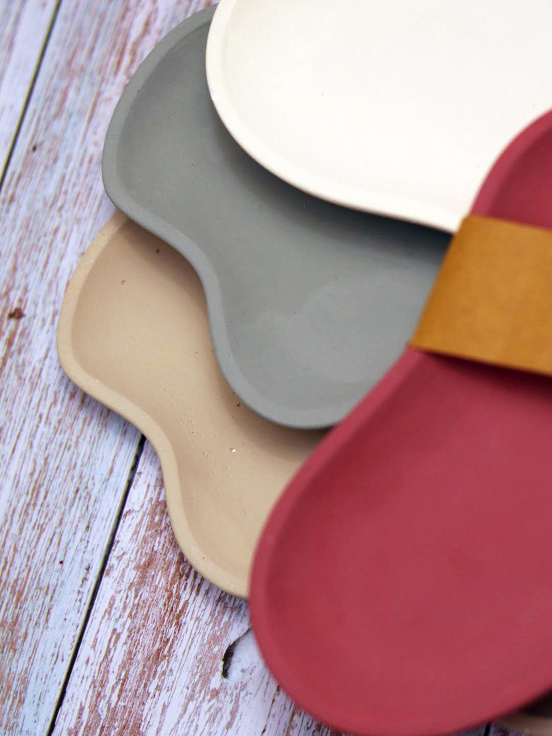 Studio Trinkets: Wavy Tray