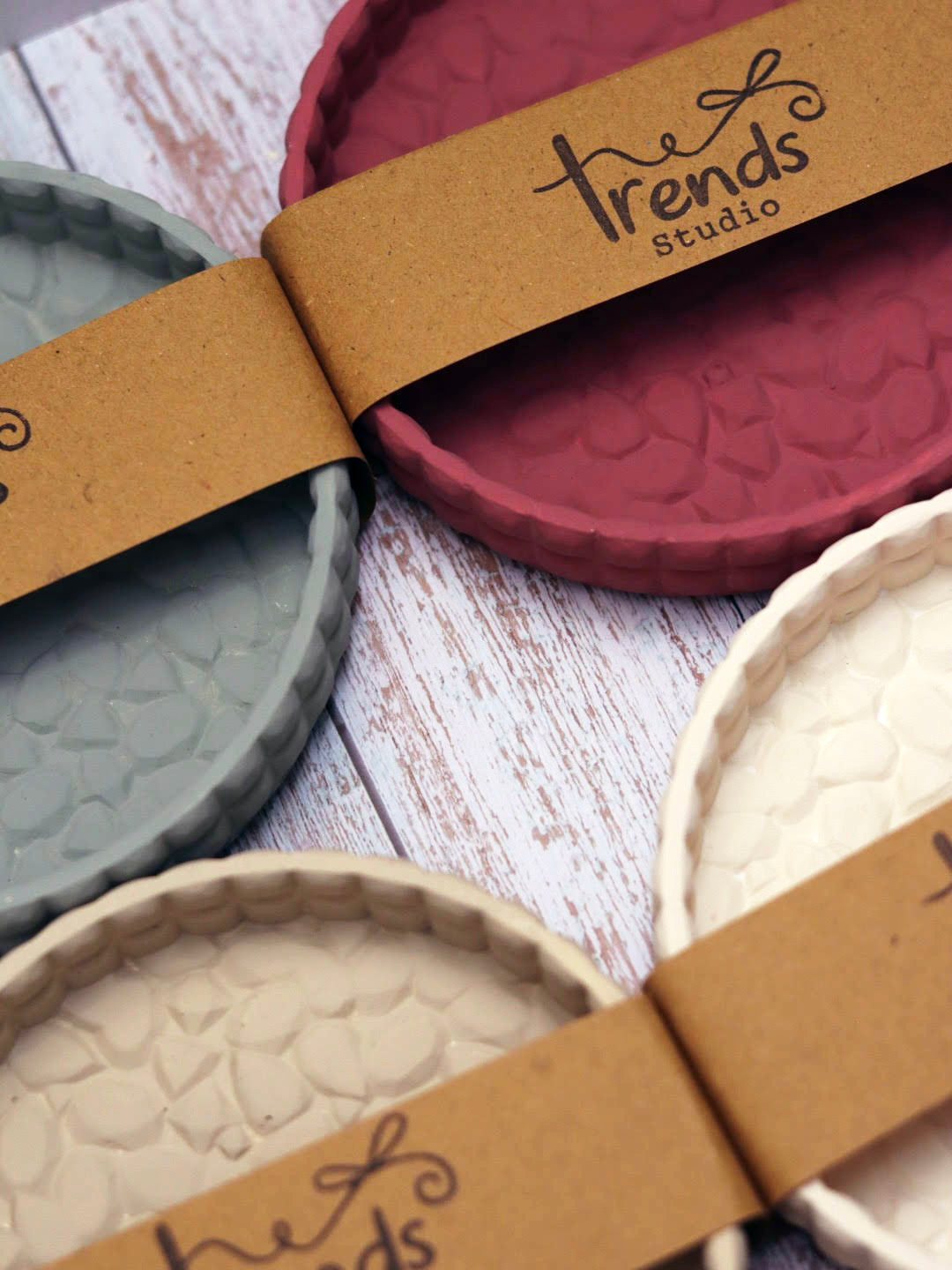 Studio Trinkets: Cobblestone Round Tray