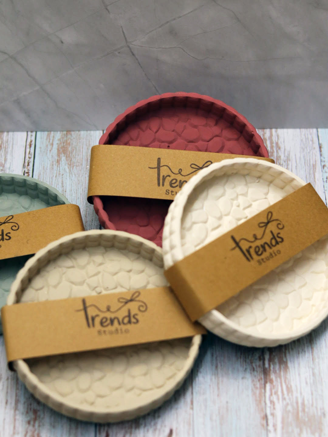 Studio Trinkets: Cobblestone Round Tray