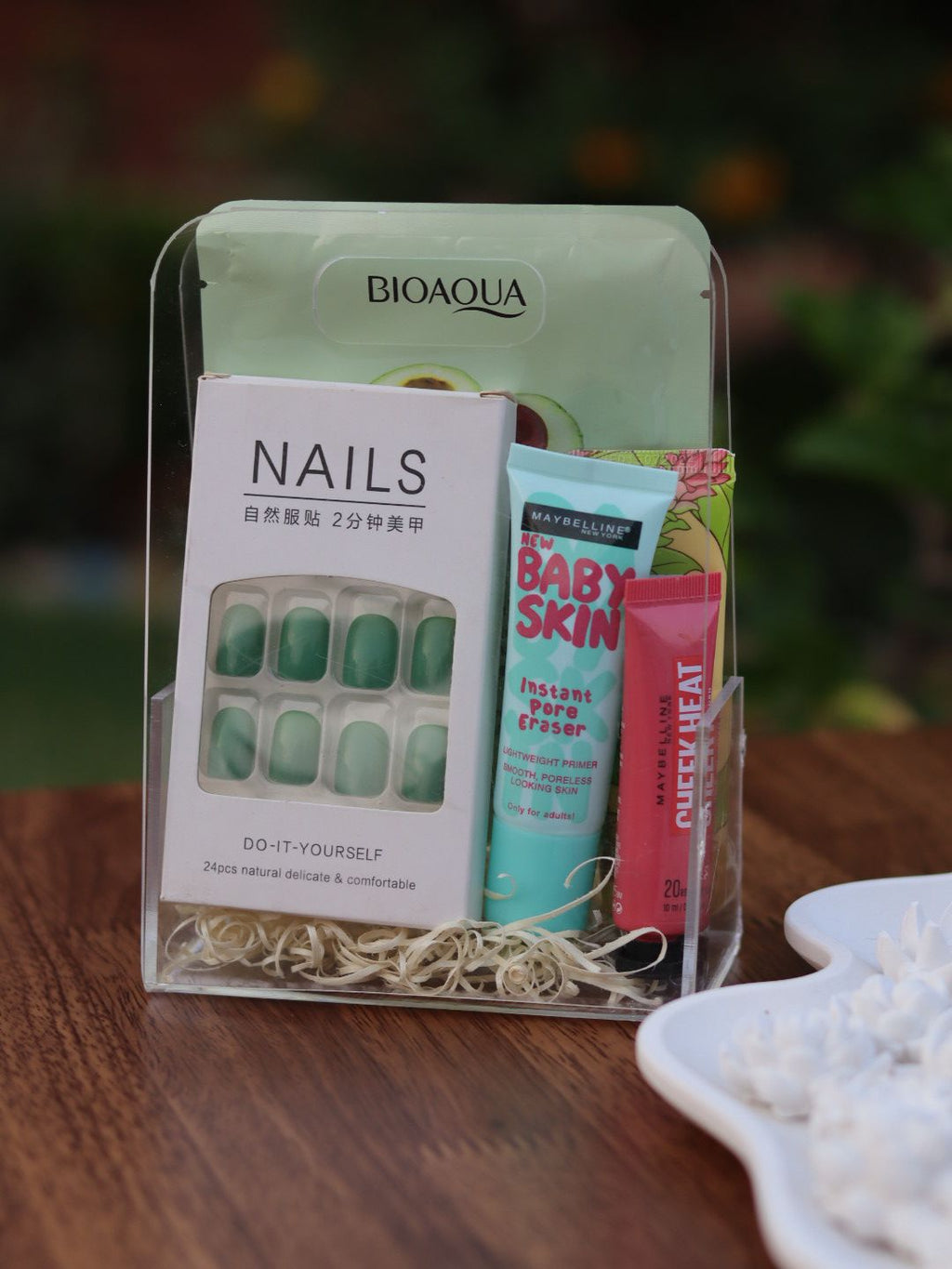 Glow & Go Beauty Kit (B)