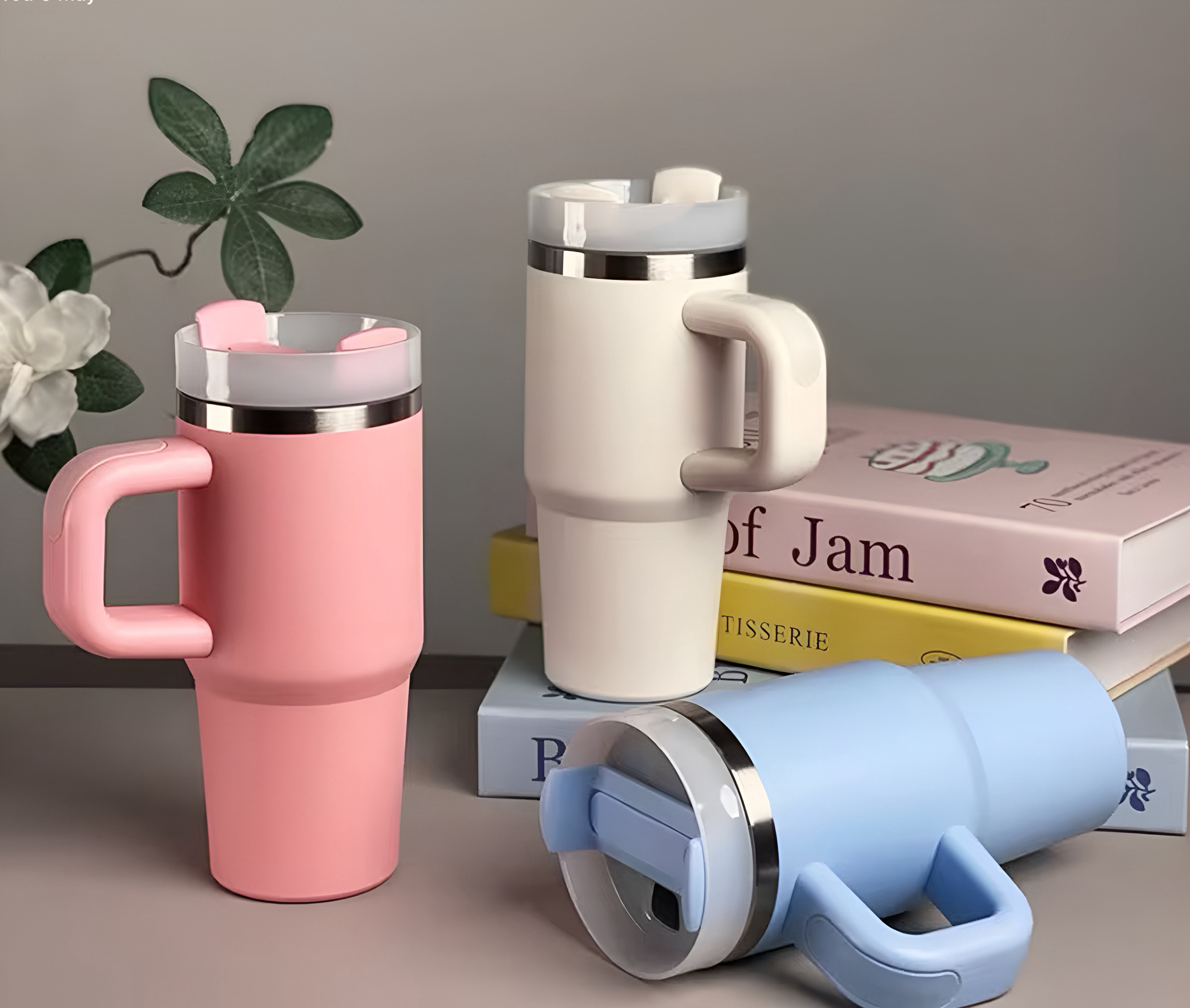 Mini Handle Grip Water Tumbler – Compact Travel Mug with Straw Lid