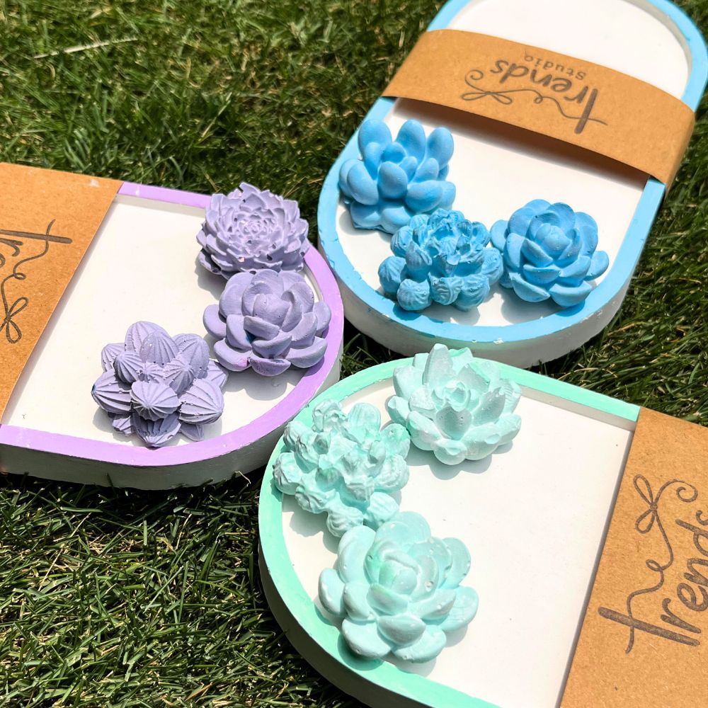 Oval Tray With Cactus