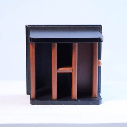 BROWN WOODEN PEN STAND