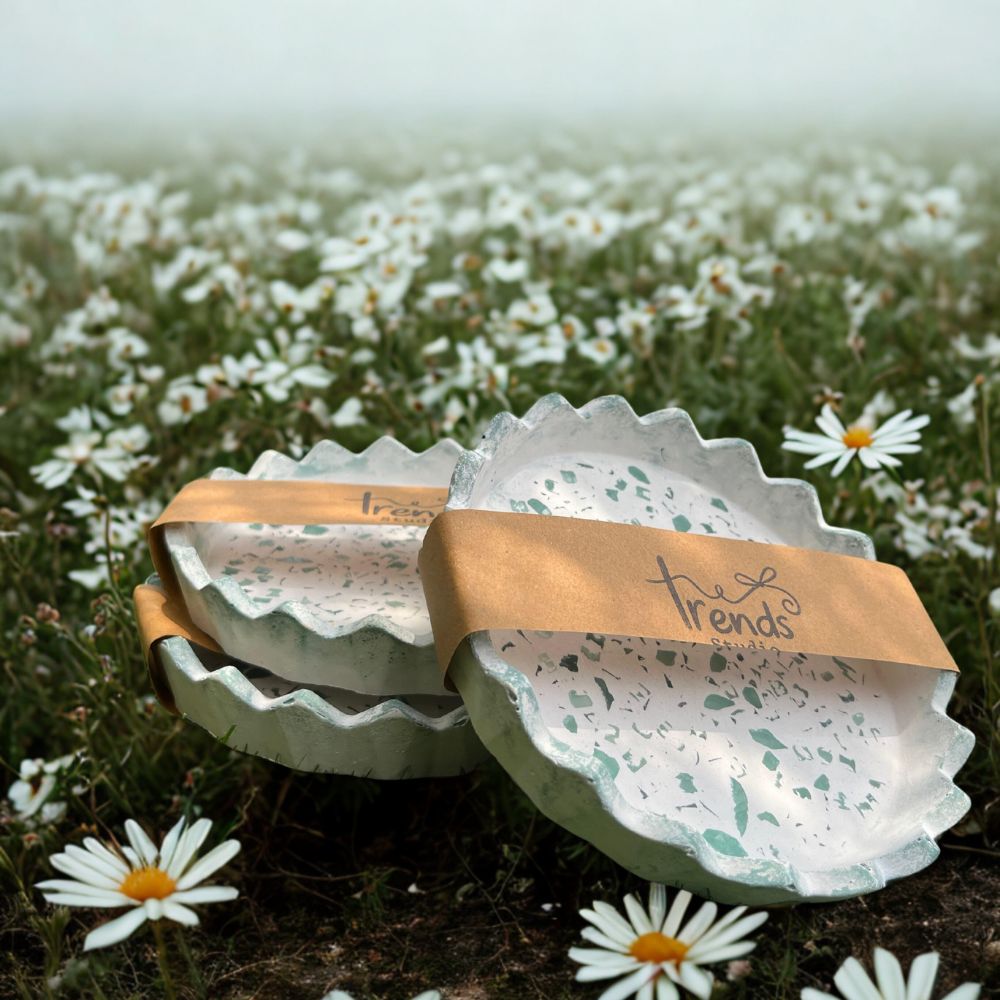 Crown Tray With Glass