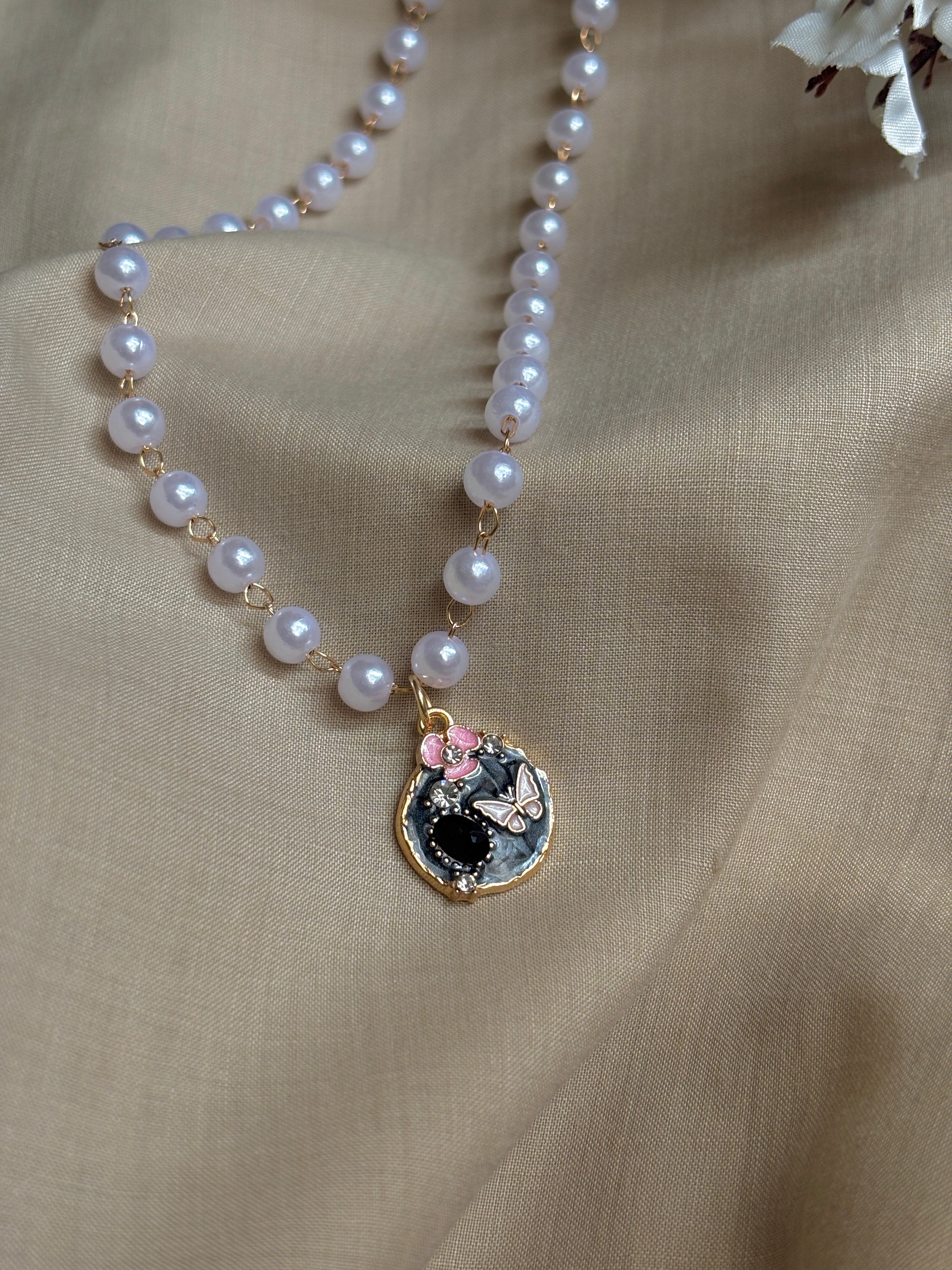 Bridgerton Inspired Vintage Charm Pearl Pendant Necklace
