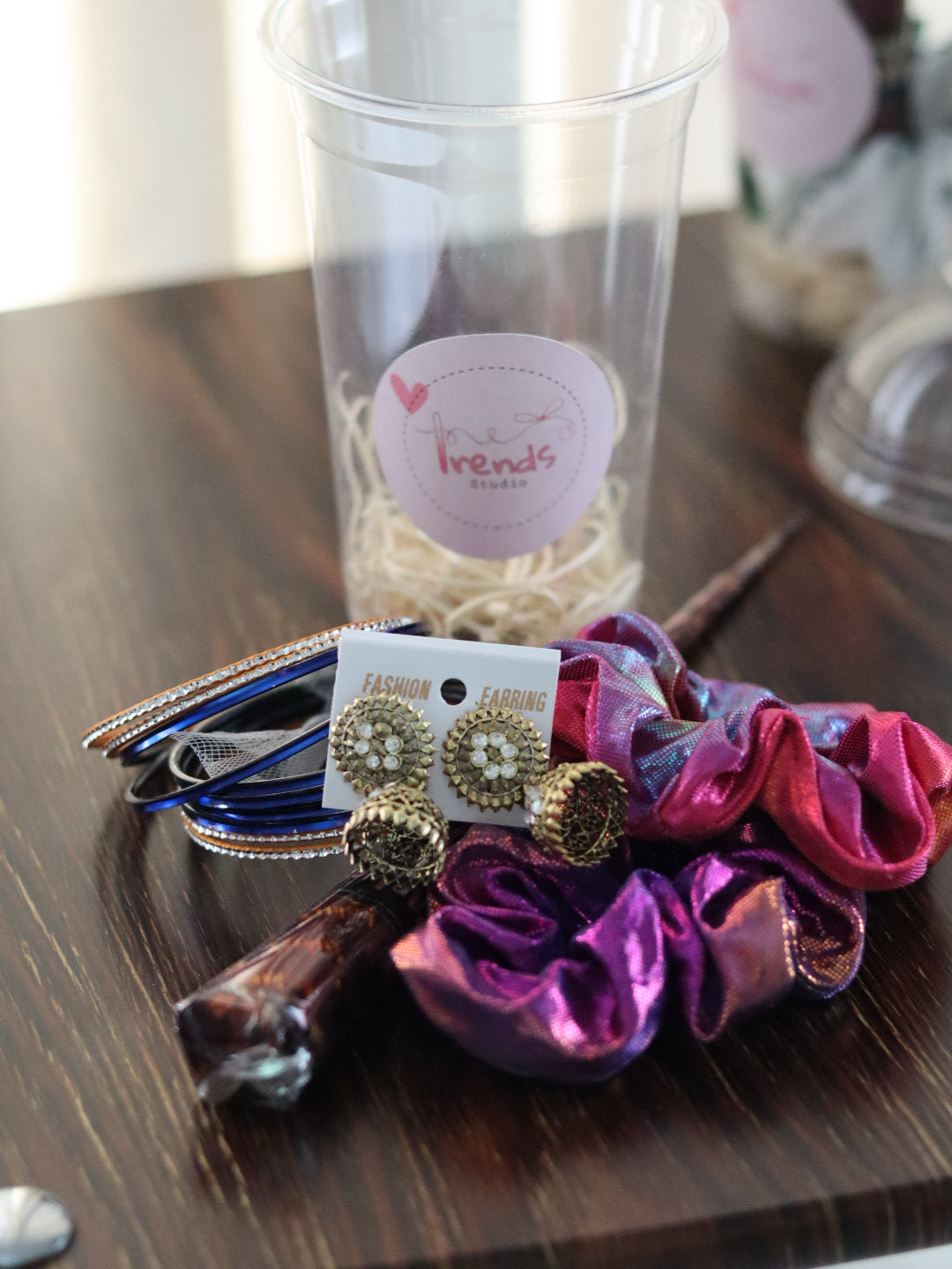 Ramzan Aesthetic Mini Gift Cup – Jhumkas, Mehndi & Bangles