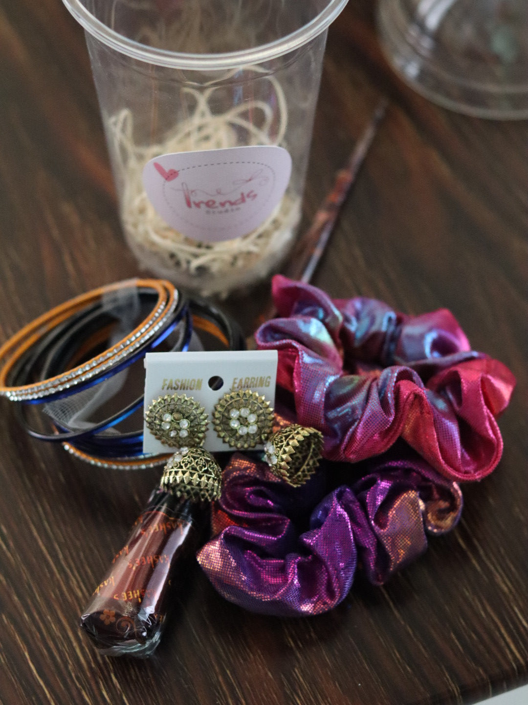 Ramzan Aesthetic Mini Gift Cup – Jhumkas, Mehndi & Bangles