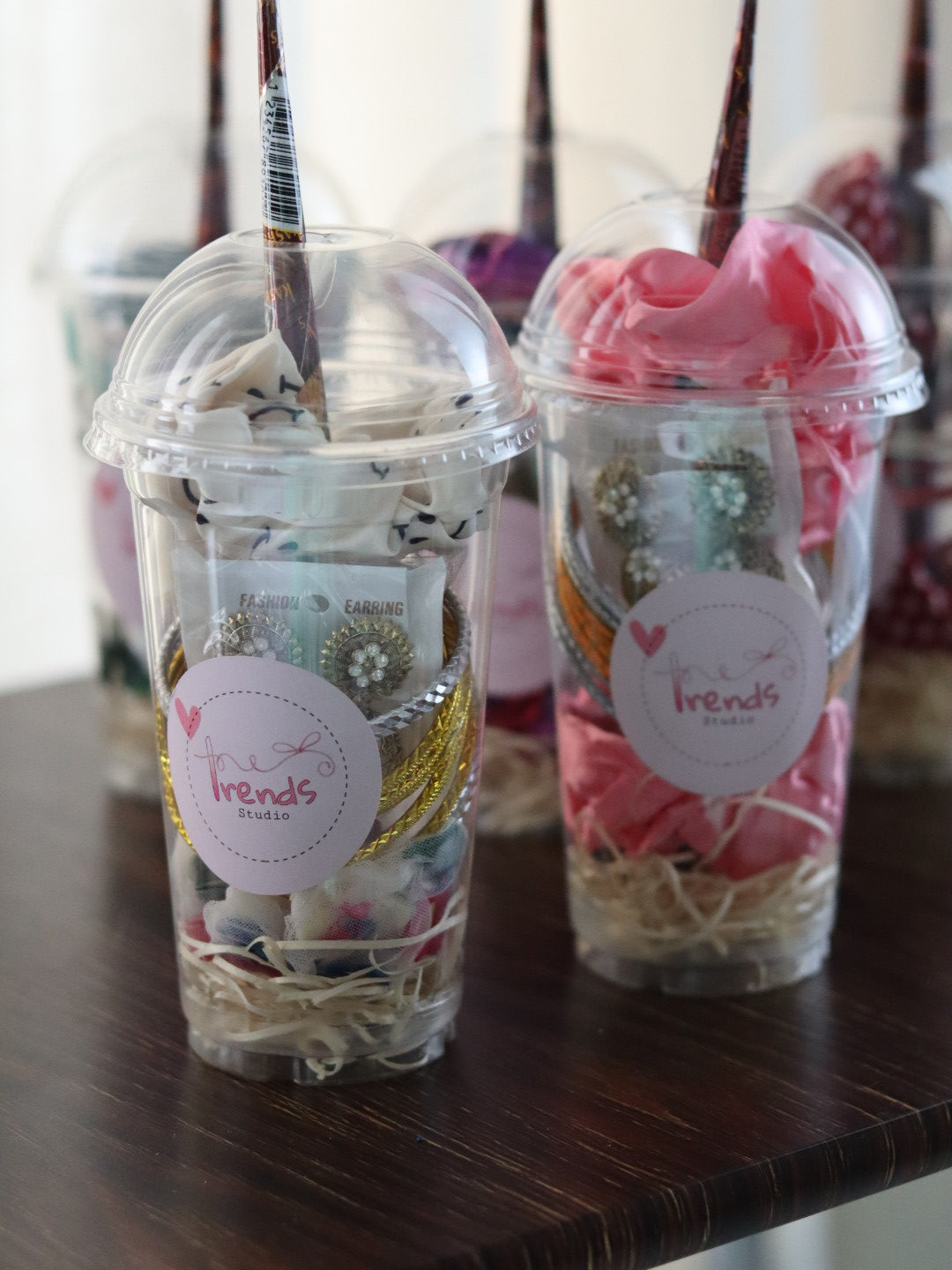 Ramzan Aesthetic Mini Gift Cup – Jhumkas, Mehndi & Bangles