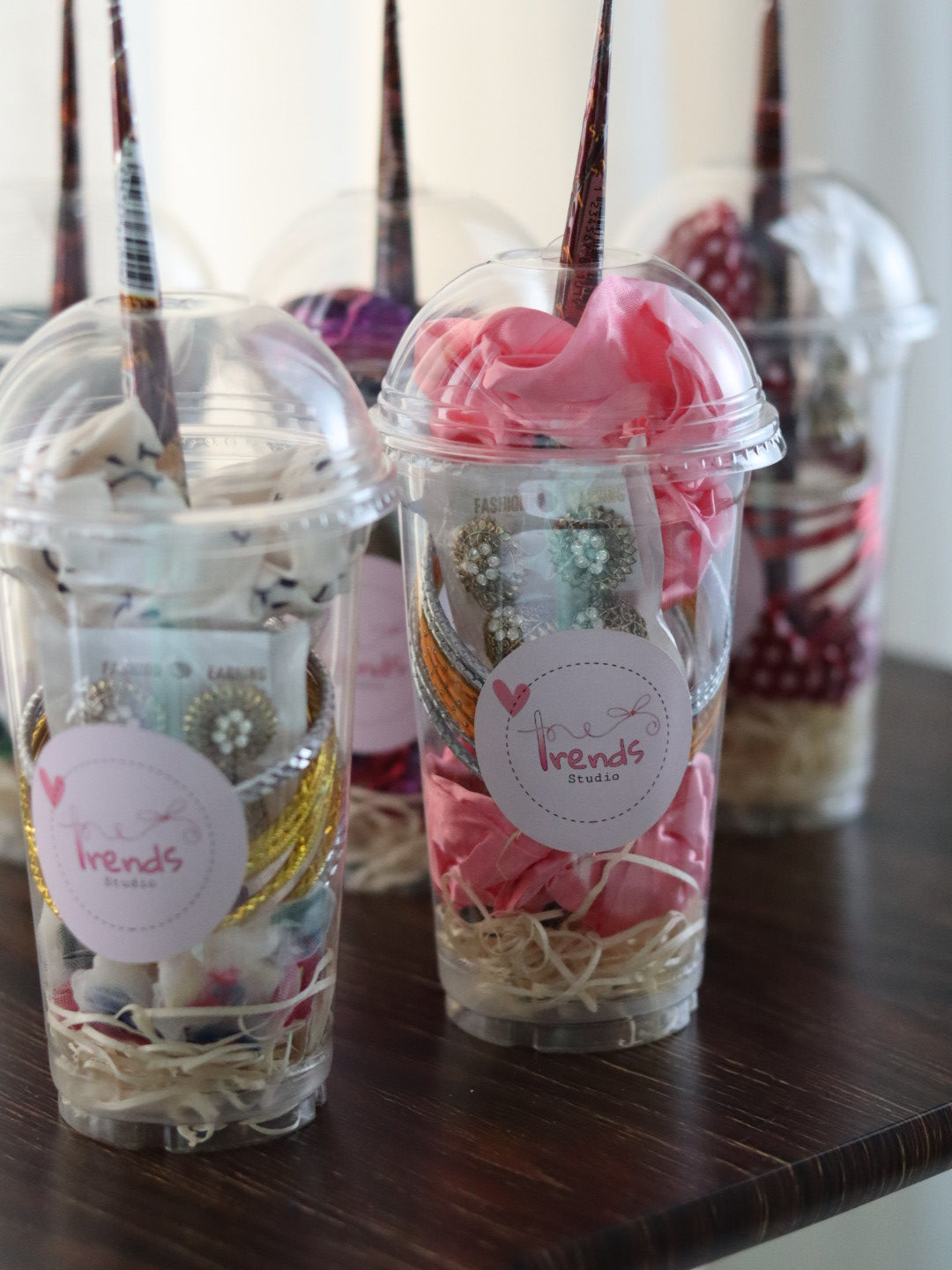 Ramzan Aesthetic Mini Gift Cup – Jhumkas, Mehndi & Bangles