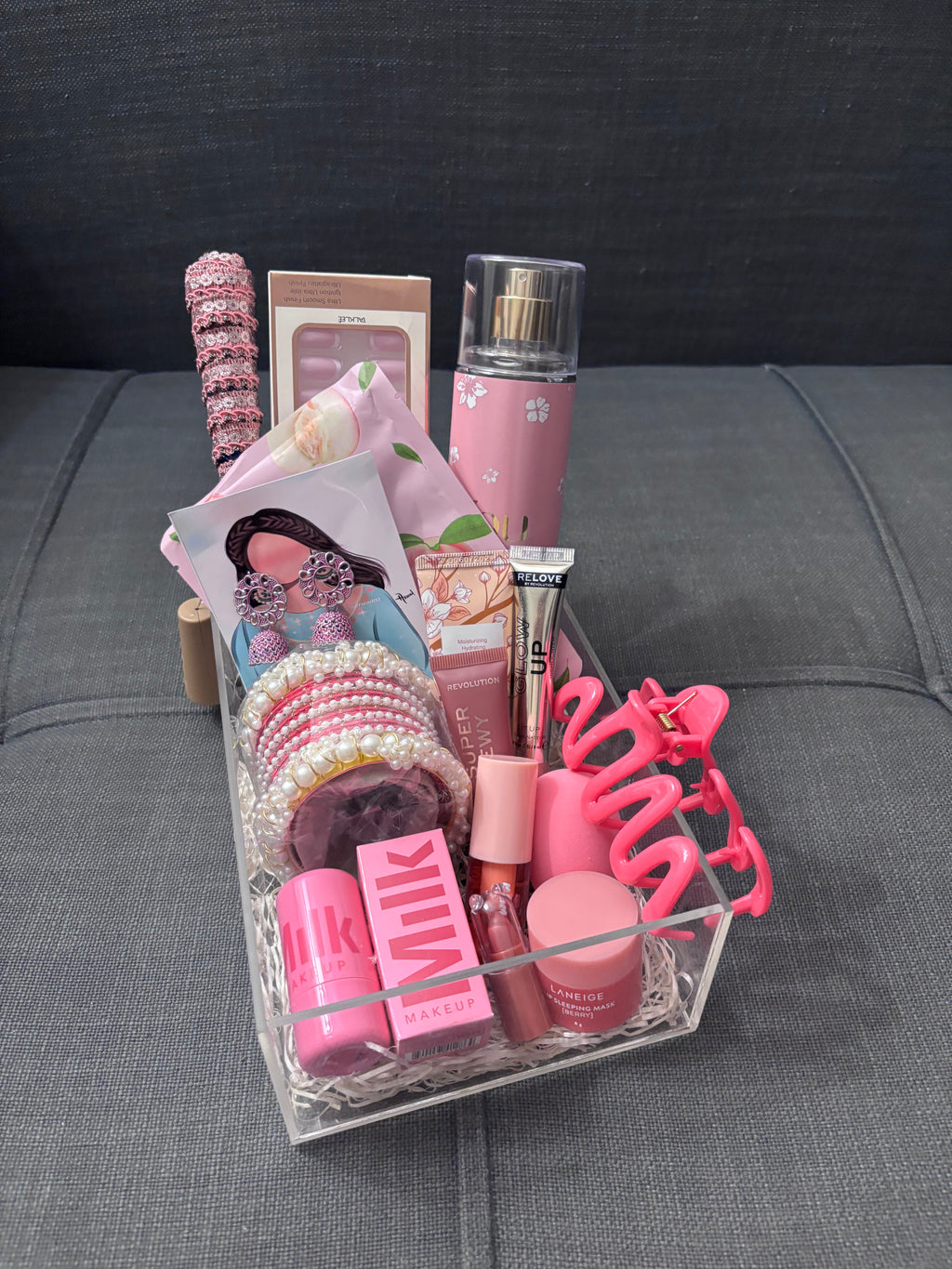 Luxury Eid Beauty & Accessories Gift Box for Her – Makeup, Bangles & Fragranc