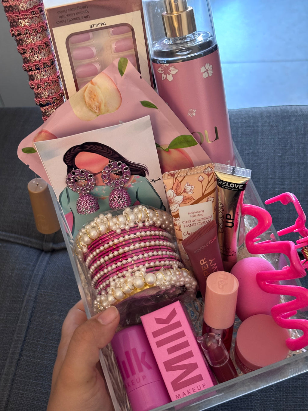 Luxury Eid Beauty & Accessories Gift Box for Her – Makeup, Bangles & Fragranc