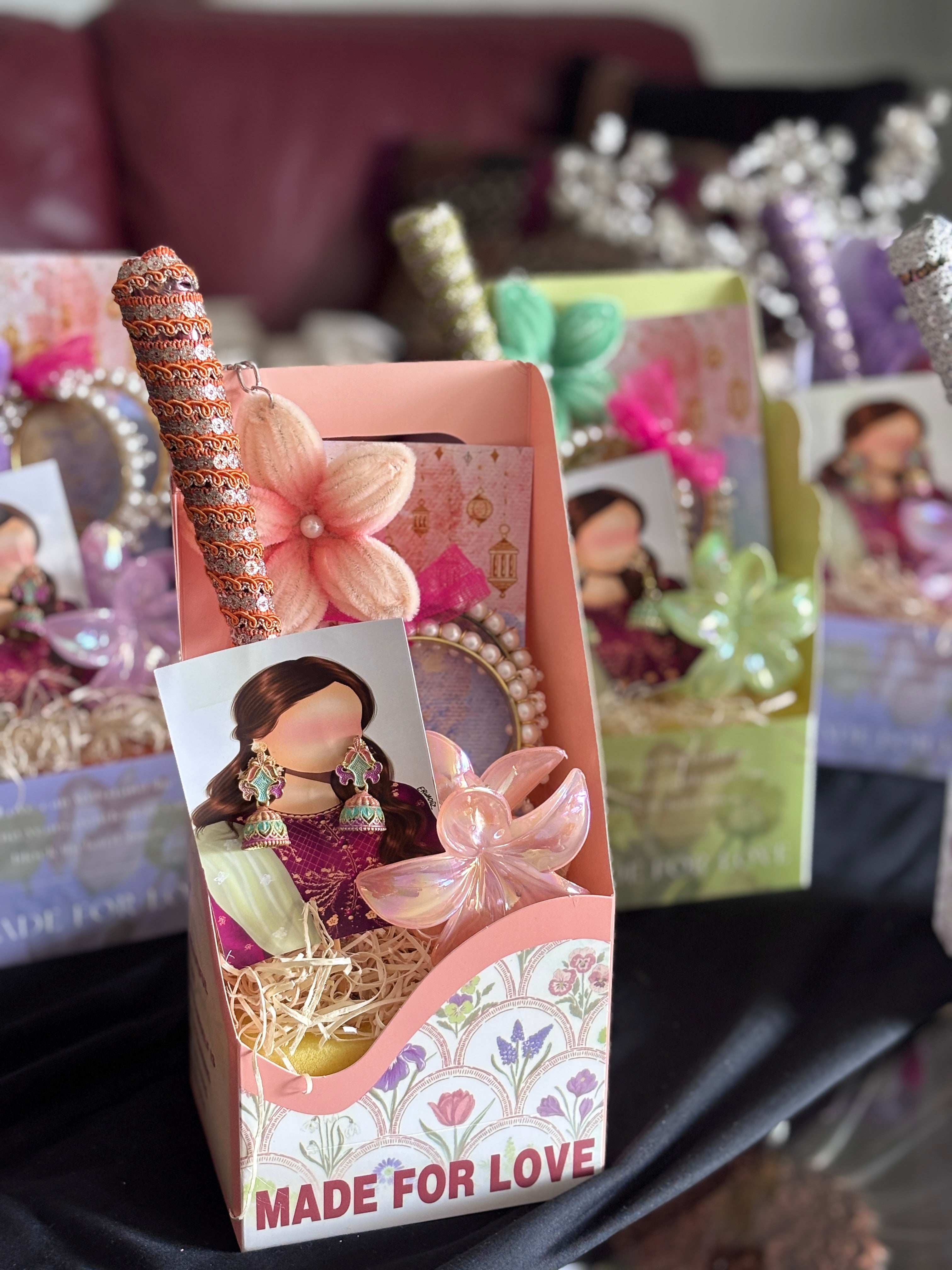 Floral Luxe Mehndi and Accessories Gift Box