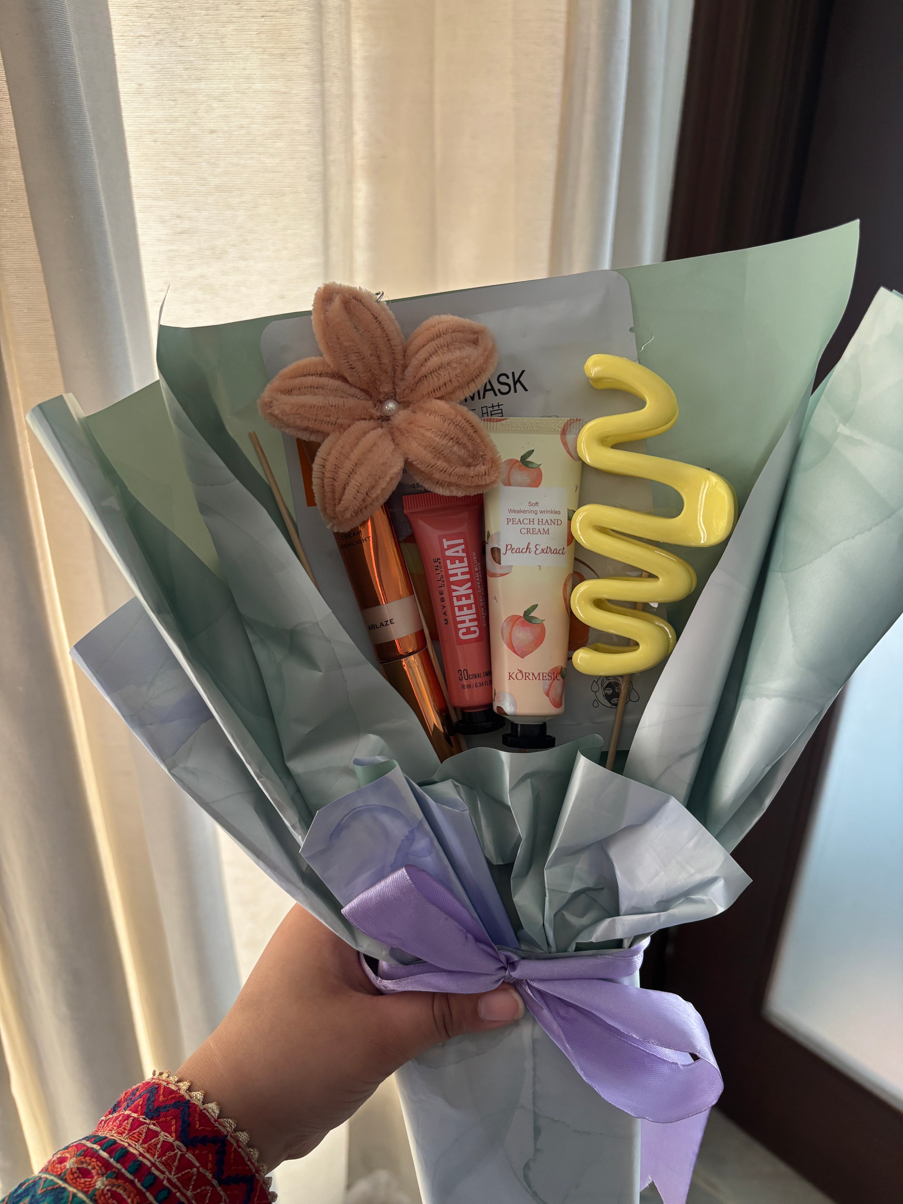 Makeup Gifting Bouquet
