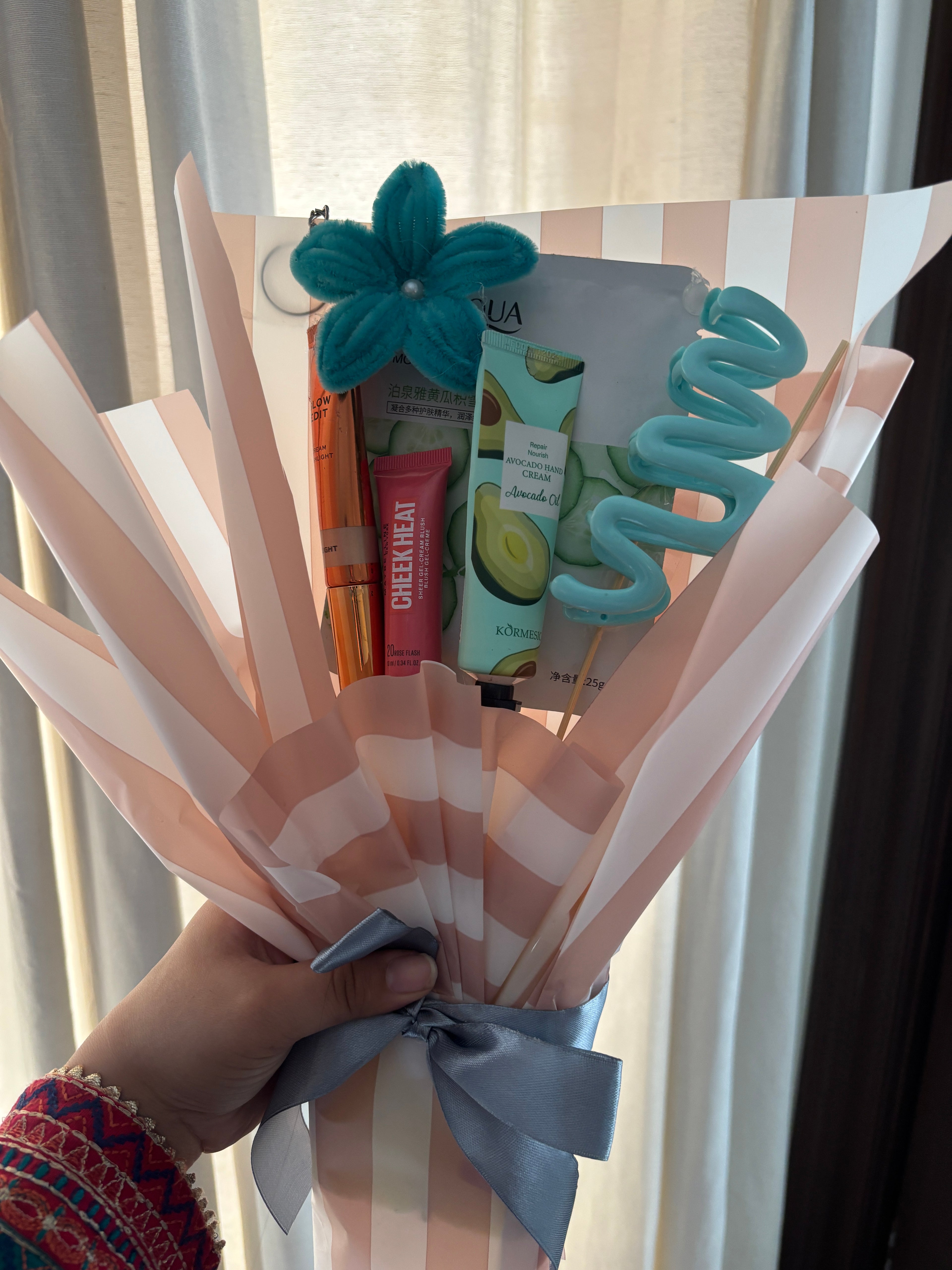 Makeup Gifting Bouquet