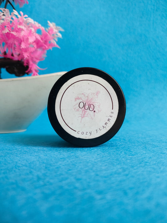 OUD LUXURY SCENTED CANDLE