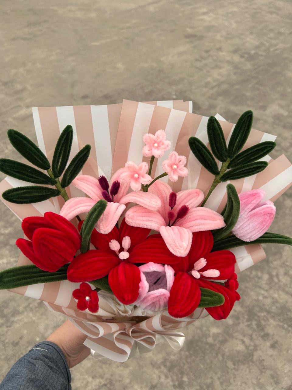 Handmade Velvet Bloom Box – Everlasting Luxury Floral Arrangement