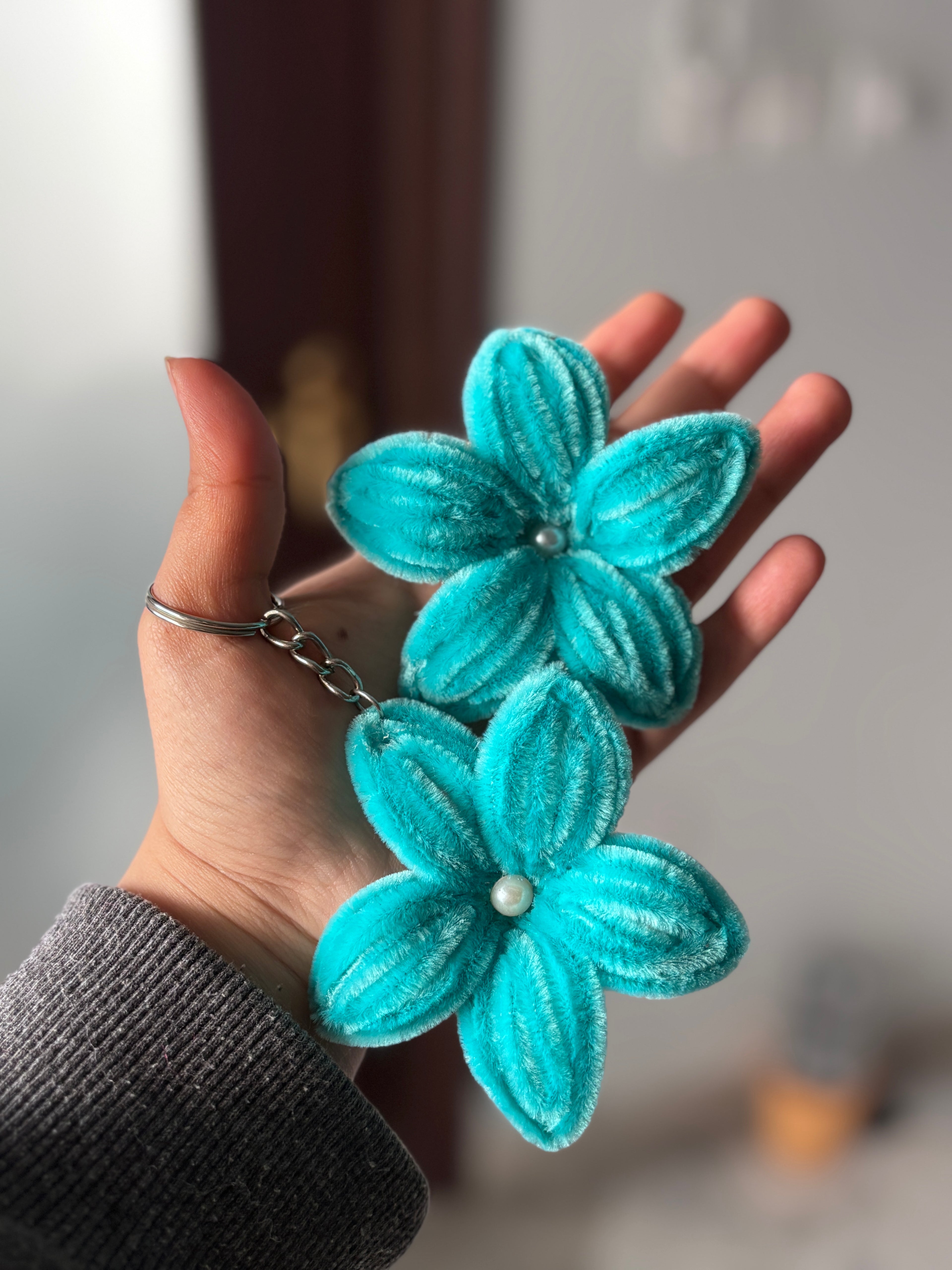 lily flower keychain Lily Flower Velvet Wire Keychain – Trends