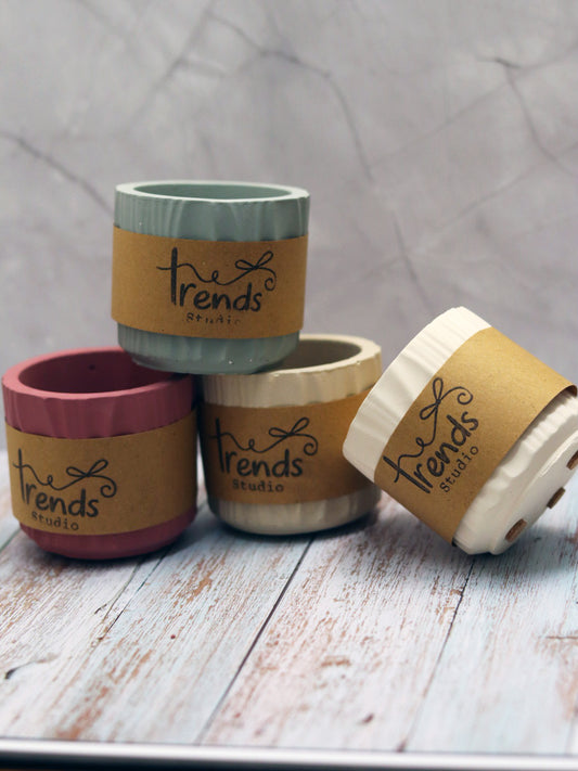 Studio Trinkets: Stylised Round Jar